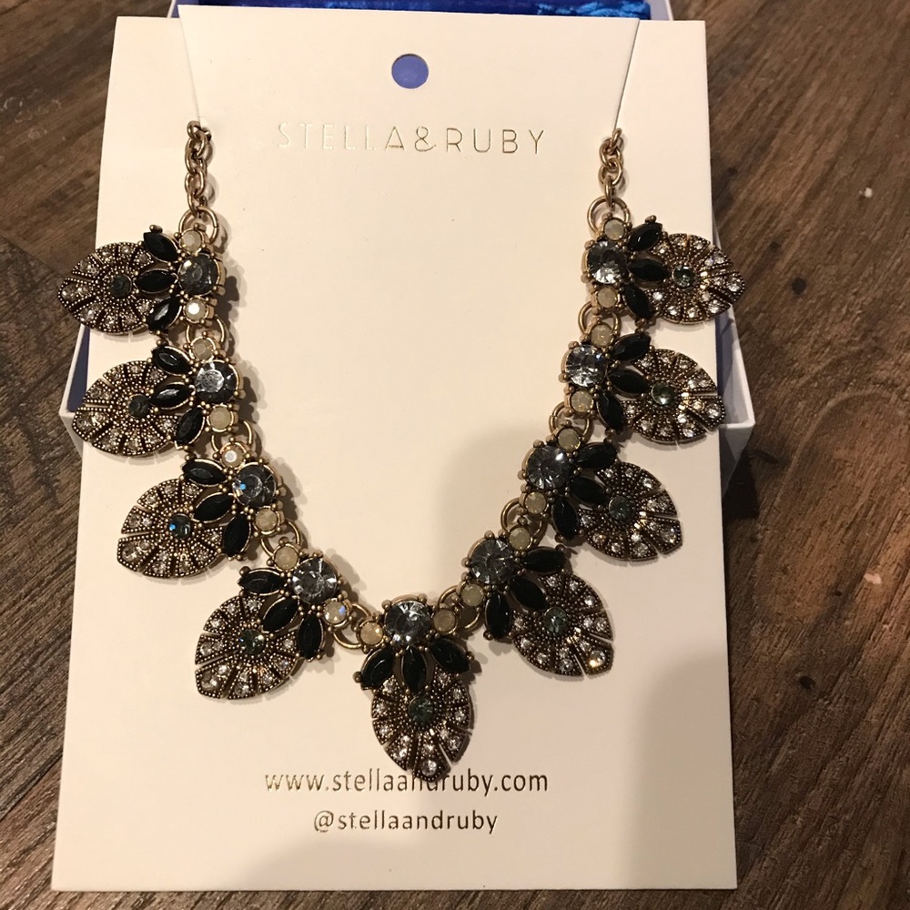 Stella and Ruby Shia Stone Collar Necklace